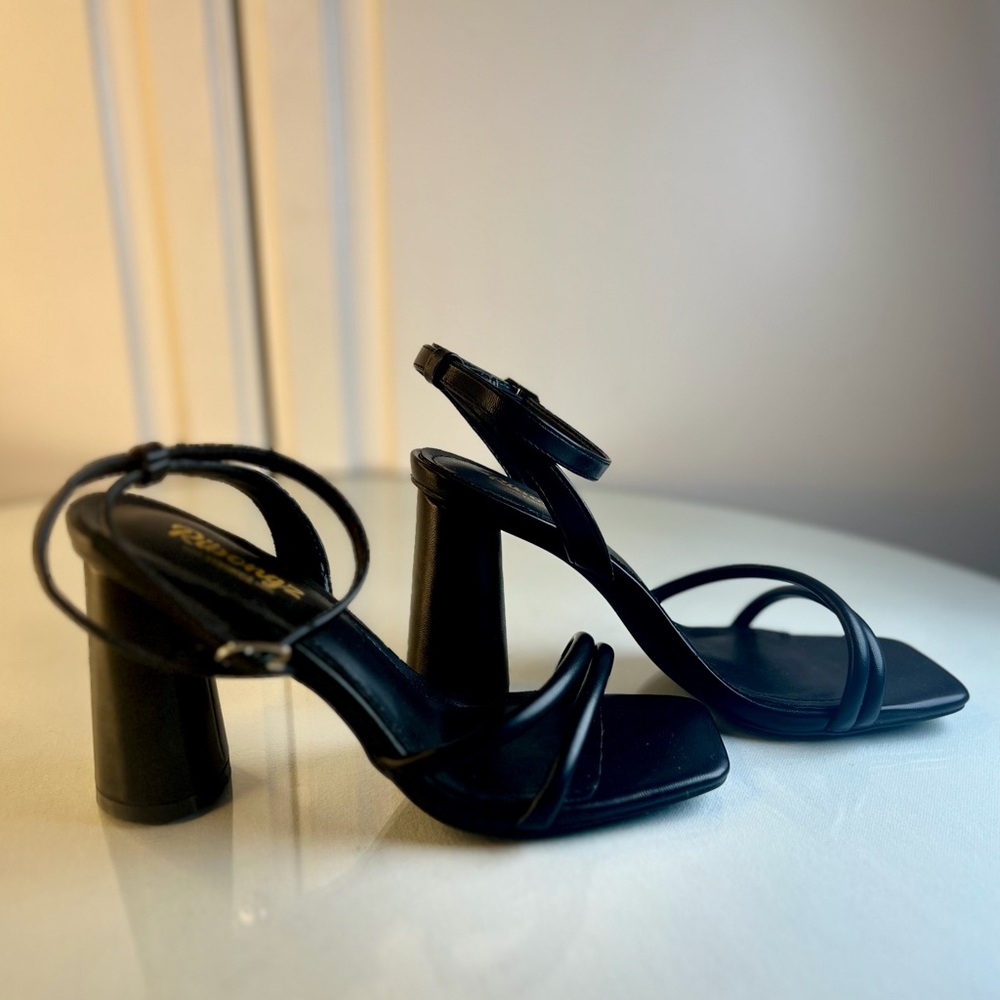 Chic Black Strappy Heels
